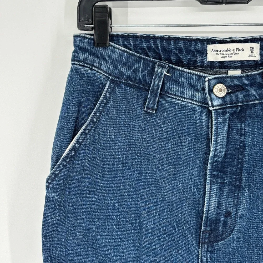 Abercrombie & Fitch excellent pre